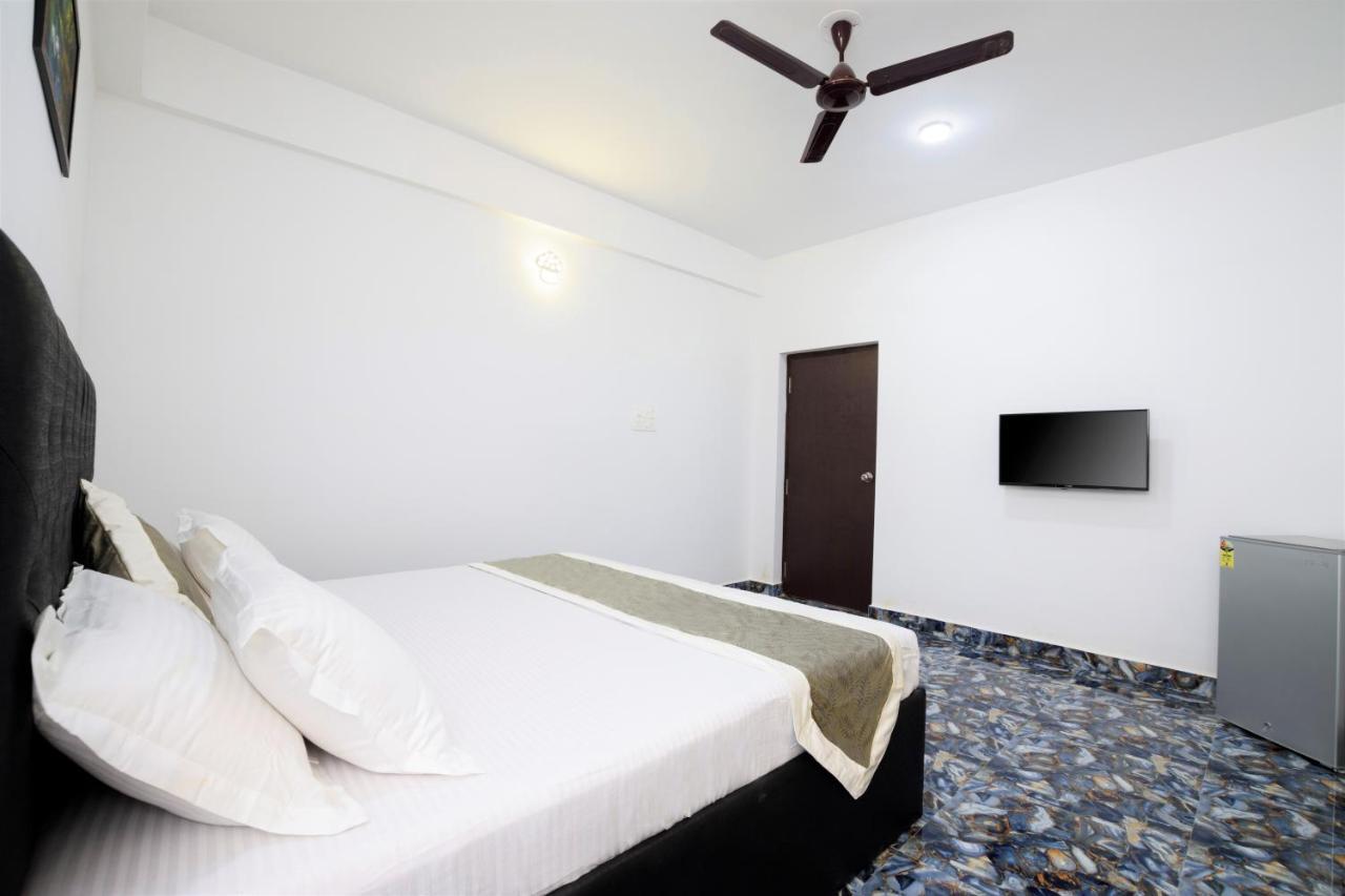 Hotel Flying Goa Калангут Экстерьер фото