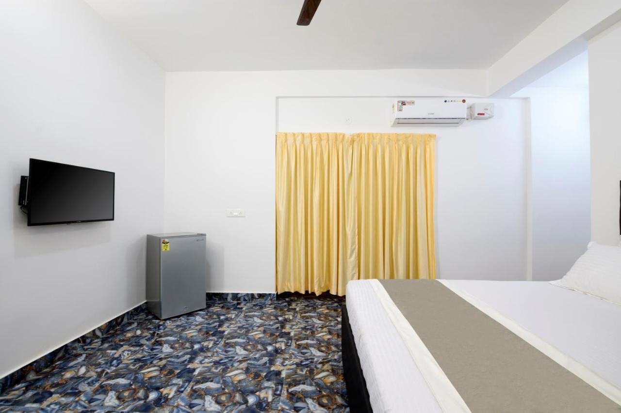 Hotel Flying Goa Калангут Экстерьер фото